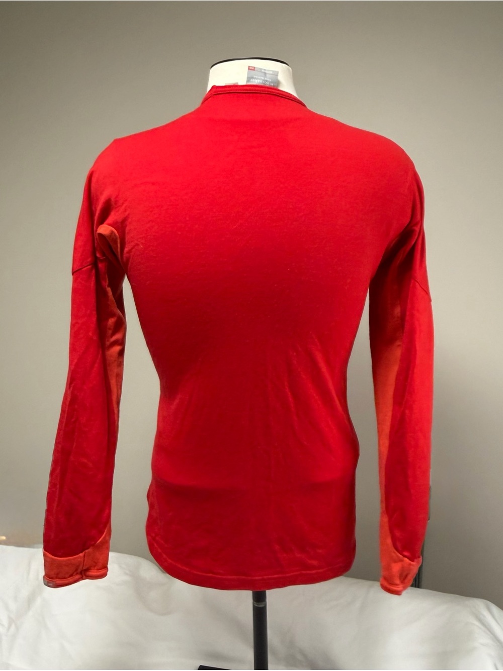 Women’s Icebreaker Red Long-Sleeve Crew Performance Top - Picture 5 of 5